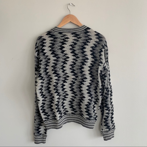 Vintage Patterned Sweater - Picture 3 of 3